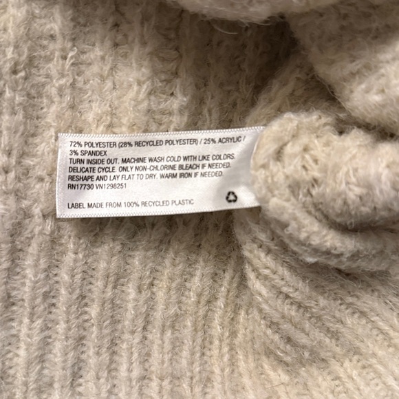 Universal Thread Thick Cream Knit Mock Neck Sweater Medium - Picture 9 of 10